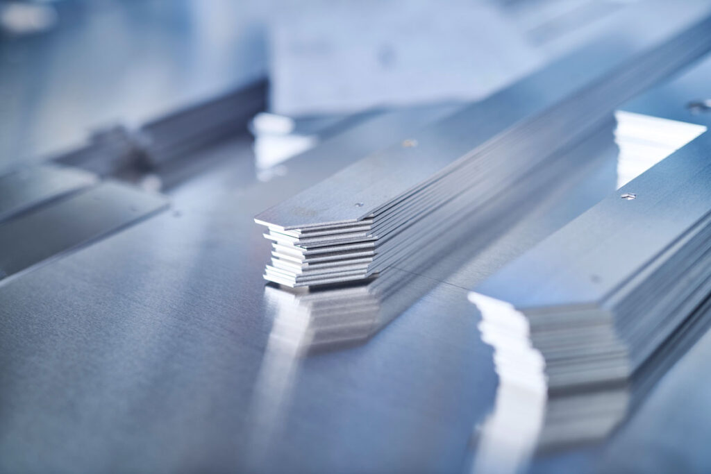 Pieé-GmbH-Reichelsheim-CNC-Blechbearbeitung-und-Pulverbeschichtung–Umformtechnik-Pulverbeschichtung-oder-Oberflächenbehandlung-Stanzen