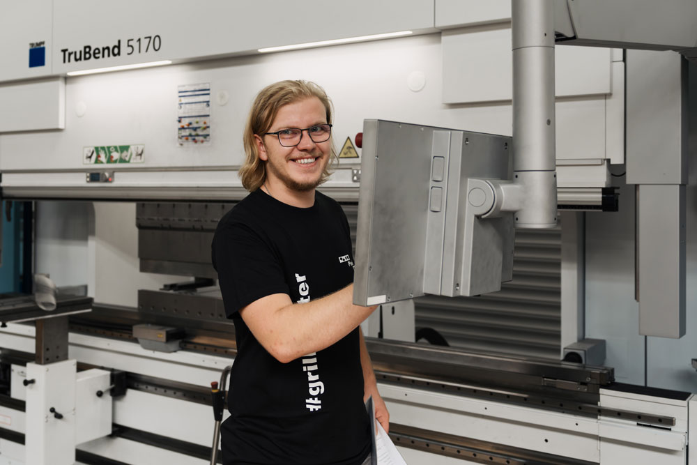 Pieé-GmbH-Reichelsheim-CNC-Blechbearbeitung-und-Pulverbeschichtung–Umformtechnik-Pulverbeschichtung-oder-Oberflächenbehandlung-team