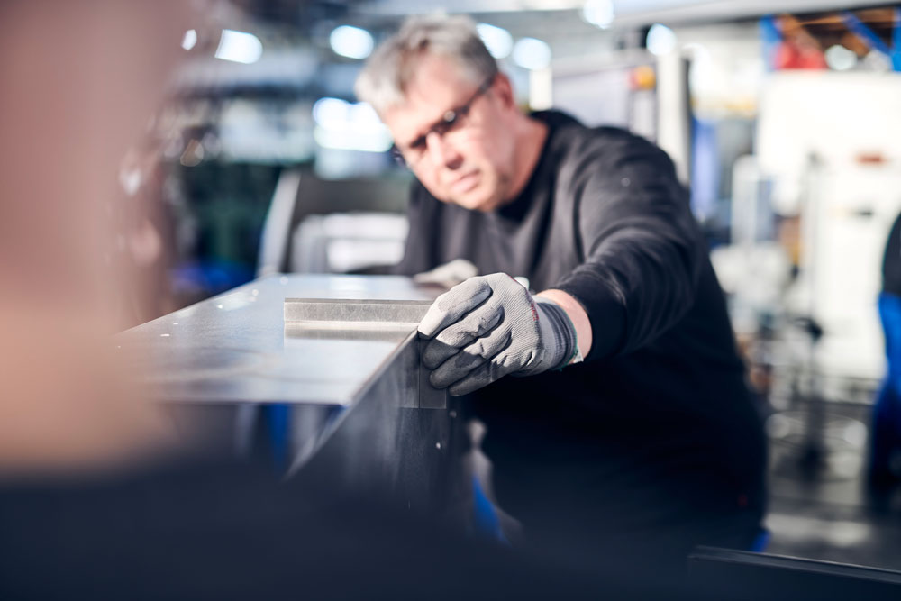 Pieé-GmbH-Reichelsheim-CNC-Blechbearbeitung-und-Pulverbeschichtung–Umformtechnik-Pulverbeschichtung-oder-Oberflächenbehandlung-team